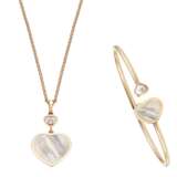 Chopard. CHOPARD 'HAPPY HEARTS' MOTHER-OF-PEARL AND DIAMOND JEWELRY - фото 1