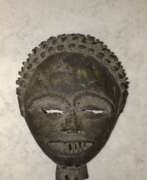 Inkrustation. Antike Bronzene Maske Kongo um 1900-1910 Sehr selten!