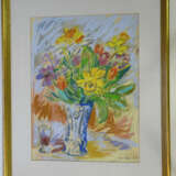 Veit Relin, Gartenblumen in blauer Glasvase  - фото 2