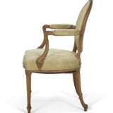 A PAIR OF GEORGE III GILTWOOD OPEN ARMCHAIRS - Foto 4