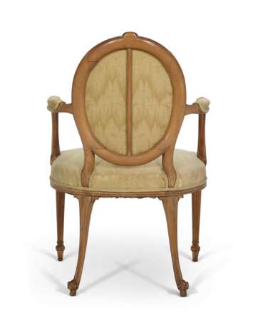 A PAIR OF GEORGE III GILTWOOD OPEN ARMCHAIRS - Foto 5