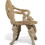 A PAIR OF VENETIAN GROTTO-FORM OPEN ARMCHAIRS - Foto 4