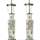 PAIR OF CHINESE PORCELAIN FAMILLE VERTE VASES, MOUNTED AS LAMPS - фото 1