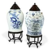TWO CHINESE BLUE AND WHITE PORCELAIN LARGE JARS - фото 3