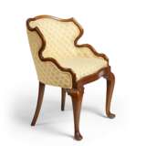 PAIR OF NORTH EUROPEAN FRUITWOOD CHAIRS - photo 3