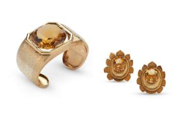 A SET OF GOLD AND CITRINE JEWELRY