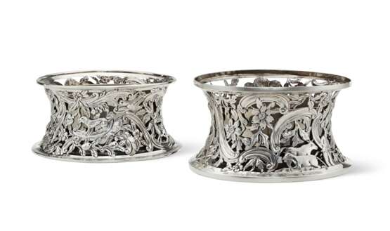 West & Sons. TWO SIMILAR VICTORIAN SILVER DISH RINGS - Foto 1
