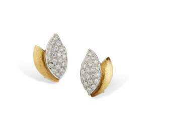 A PAIR OF GOLD AND DIAMOND EARRINGS