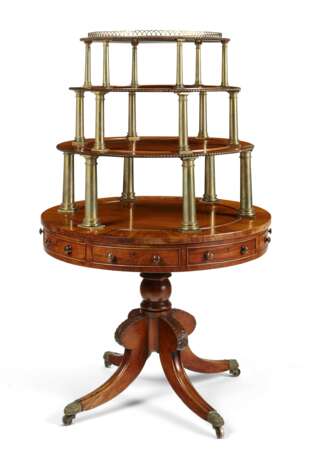 A LATE REGENCY MAHOGANY AND BRASS FOUR-TIER DUMBWAITER - фото 2