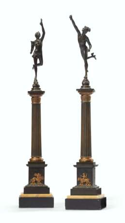 PAIR OF GILT AND PATINATED-BRONZE COLUMNS - photo 1