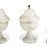 PAIR OF ITALIAN MARBLE URNS AND COVERS AND A MARBLE MODEL OF A BENCH - photo 4