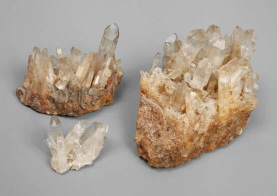 Drei kleine Bergkristallstufen - photo 1
