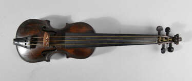 Pochette in Violinenform