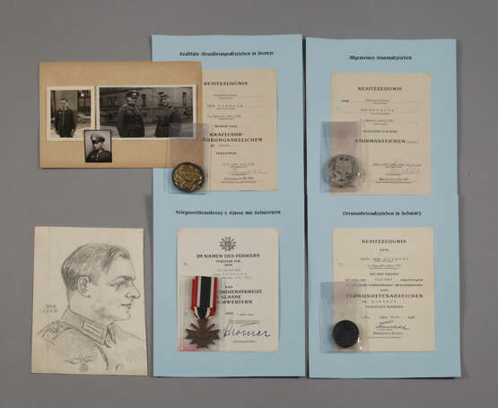 Nachlass Auszeichnungen 2. Weltkrieg - photo 1