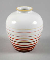 Vase der SS-Porzellanmanufaktur Allach 