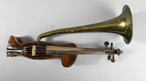 Violine mit Schalltrichter - фото 1