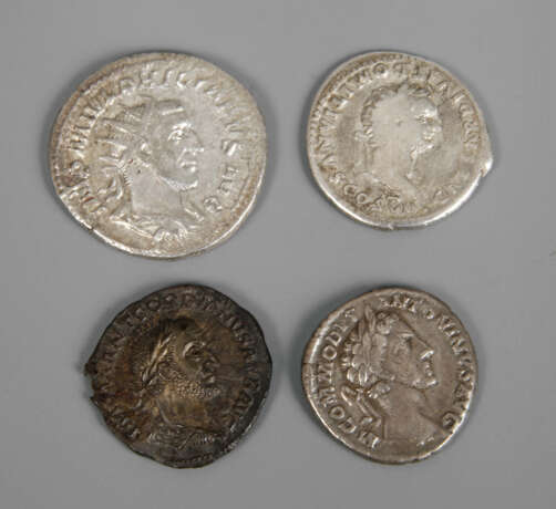 Vier römische Münzen - фото 1