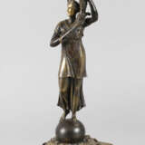 Klassizistische Figurenuhr Bronze - фото 1
