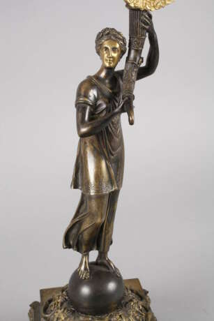 Klassizistische Figurenuhr Bronze - photo 3