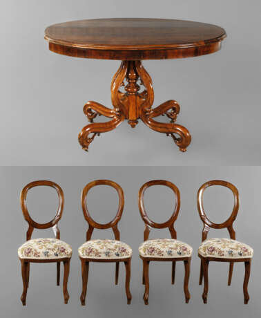 Tisch und vier Stühle - Foto 1