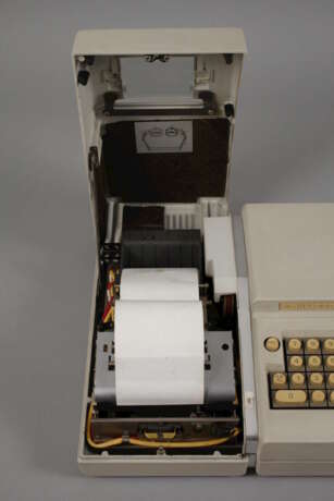 Zwei Rechenmaschinen Olivetti - photo 3