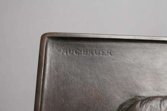 August Bauer, Relief "August und Auguste Bagel" - Foto 4