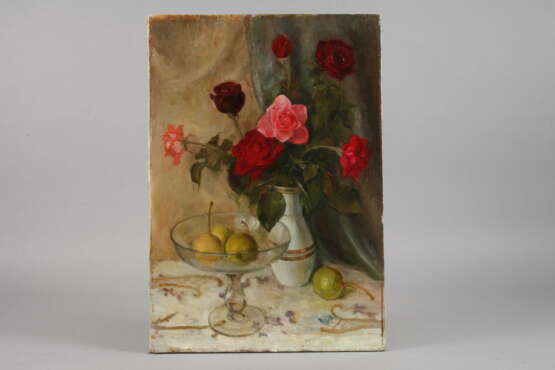 Tafelstillleben mit Rosen und Obstschale - photo 2