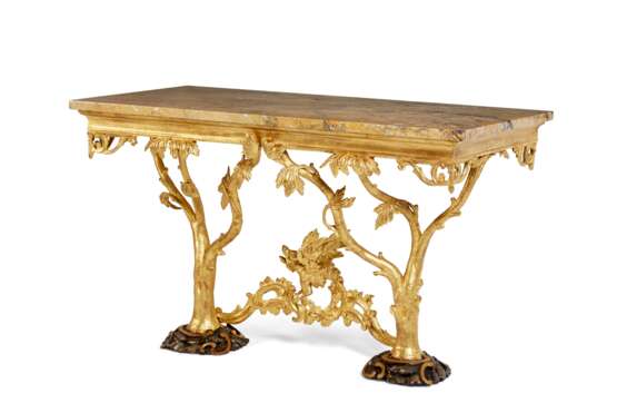 A PAIR OF ITALIAN GILTWOOD CONSOLES TABLES - photo 2