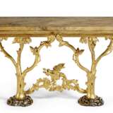 A PAIR OF ITALIAN GILTWOOD CONSOLES TABLES - фото 6