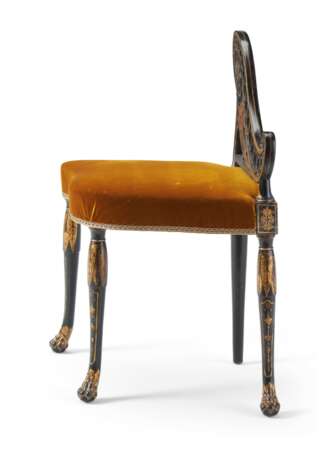 FOUR NORTH EUROPEAN BLACK-PAINTED AND PARCEL GILT SIDE CHAIRS - photo 4