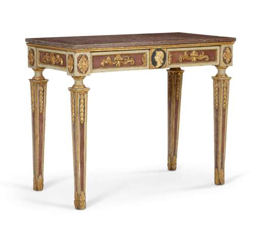 ITALIAN POLYCHROME-PAINTED AND PARCEL-GILT SIDE TABLE - Foto 1