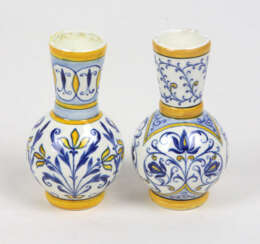 Miniatur Fayence Vasenpaar