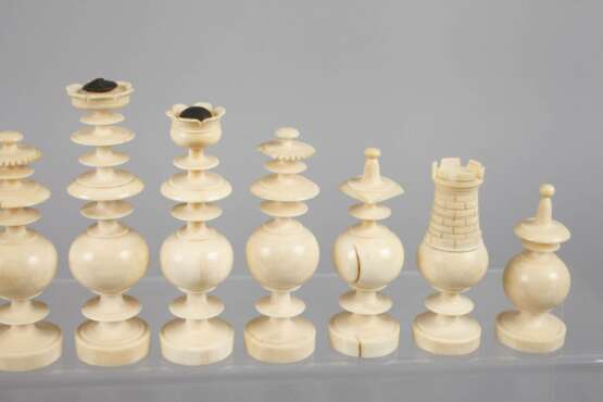 Feines Schachspiel Elfenbein - Foto 2
