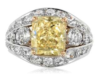 GRAFF COLORED DIAMOND AND DIAMOND RING WITH GIA REPORT