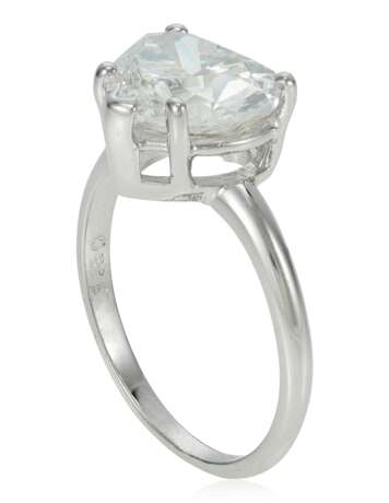 HEART BRILLIANT-CUT DIAMOND RING OF 3.50 CARATS WITH GIA REPORT - photo 2