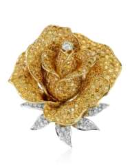 SABBADINI COLORED DIAMOND AND DIAMOND FLOWER BROOCH