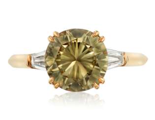 FANCY BROWNISH GREENISH YELLOW DIAMOND RING OF 2.46 CARATS WITH GIA REPORT