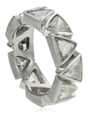 TRIANGULAR DIAMOND ETERNITY BAND - photo 2