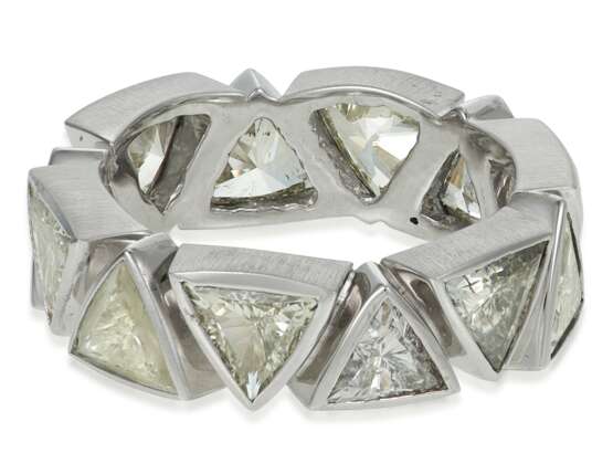 TRIANGULAR DIAMOND ETERNITY BAND - photo 3
