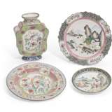 A GROUP OF THREE PAINTED ENAMEL FAMILLE ROSE DISHES AND A VASE - фото 1