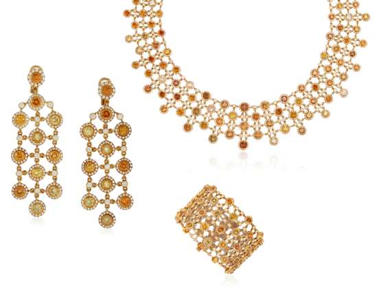 SET OF DIAMOND AND COLORED DIAMOND JEWELRY WITH GIA REPORTS - фото 1