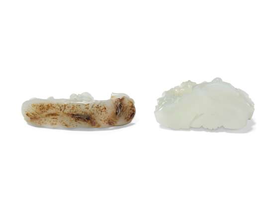 TWO WHITE JADE 'FIGURAL' CARVINGS - photo 3