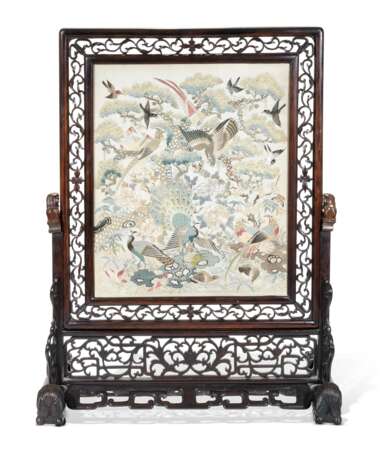 AN EMBROIDERED SILK 'HUNDRED BIRDS' PANEL INSET INTO A HARDWOOD SCREEN - фото 1