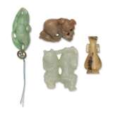 A GROUP OF FOUR SMALL HARDSTONE CARVINGS - Foto 1