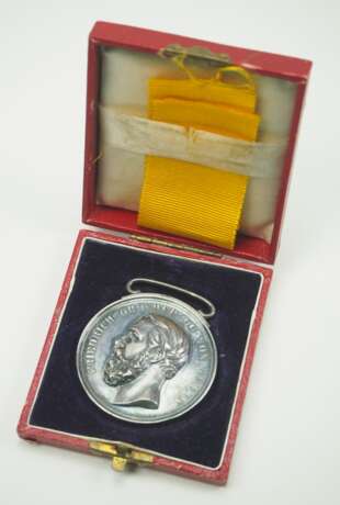 Баден: Серебряная медаль за заслуги перед великим князем Фридрихом в футляре. - фото 1