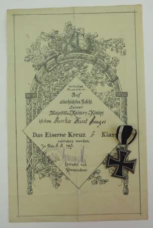 Preussen: Eisernes Kreuz, 1914, 2. Klasse, mit Urkunde für einen Funker der Divisionsfunkerabteilung 77. - photo 1