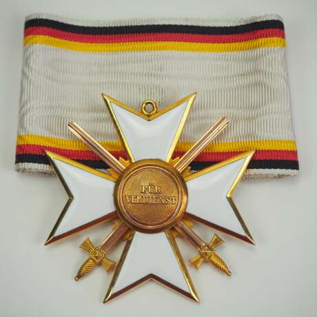 Waldeck: Verdienstkreuz, 2. Klasse mit Schwertern - Generalleutnant von Sauberzweig. - фото 3