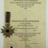 Kriegsverdienstkreuz, 2. Klasse mit Schwertern und Urkunde für einen Rottw. d. FSchP. d. Res. der 7./ FSchP Rgt 2. - фото 1