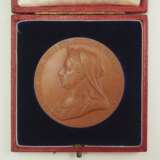 Großbritannien: Meadille auf das 60jährige Krönungsjubiläum von Königin Victoria, in Bronze, im Etui. - photo 2