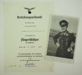 Urkunde für einen Obergefreiten und Fliegerschützen des Stuka-Geschwaders 1.